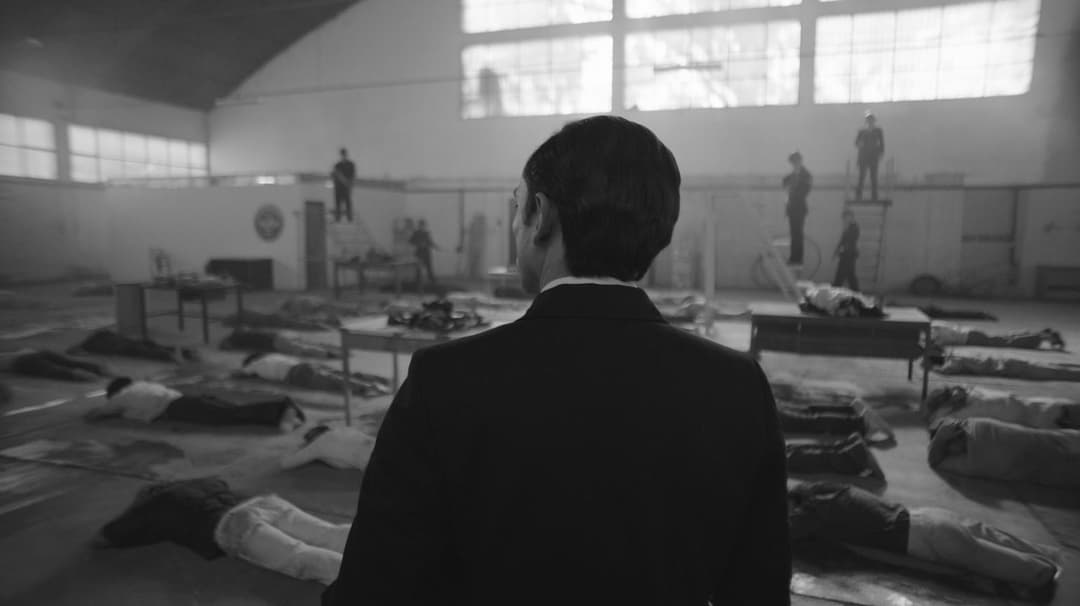 Hangar Rojo backdrop 2