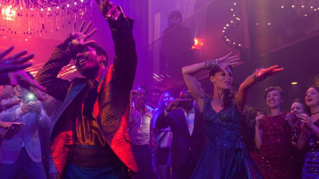 The Extraordinary Journey of the Fakir backdrop 18