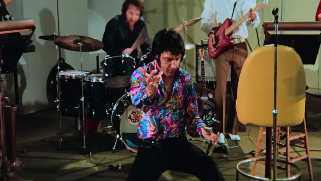 EPiC: Elvis Presley in Concert backdrop 10