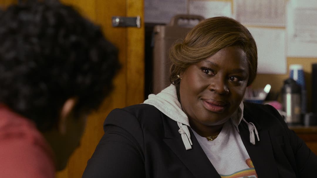 A Killer Romance backdrop 10