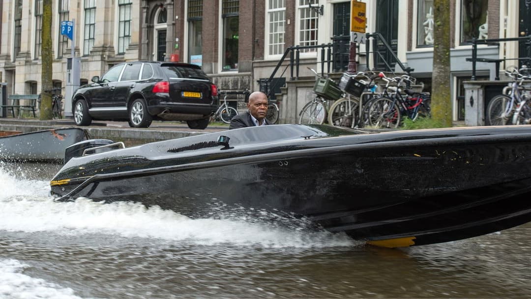 Killer's Bodyguard backdrop 14