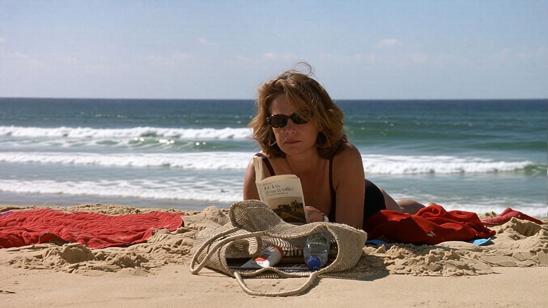 Under the Sand backdrop 3