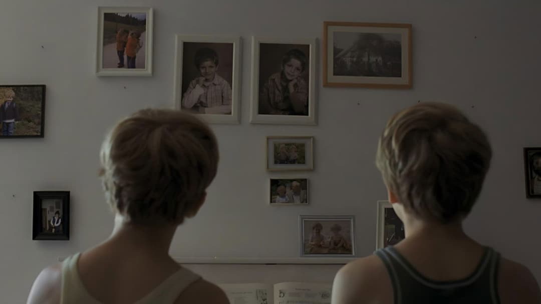 Ich seh, Ich seh backdrop 13