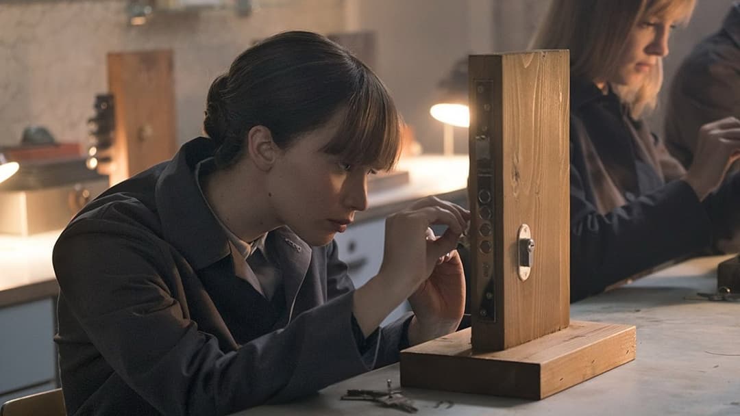 Red Sparrow backdrop 20