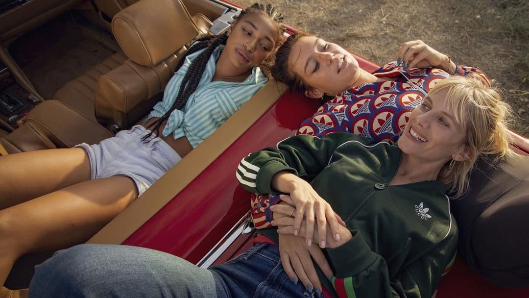 Злодійки backdrop 2