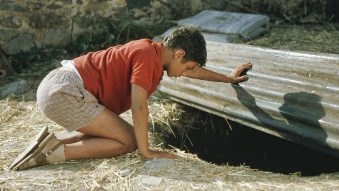 I'm Not Scared backdrop 3