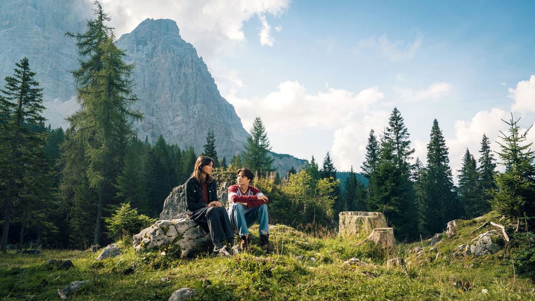 Woodwalkers 2 backdrop 4