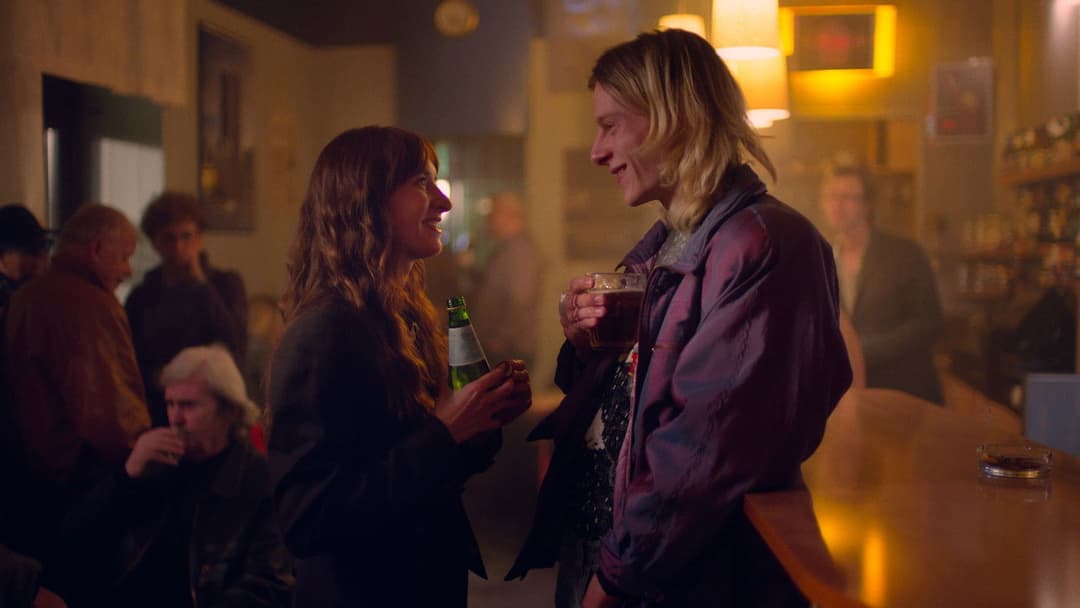 Tell Me What You Feel backdrop 3