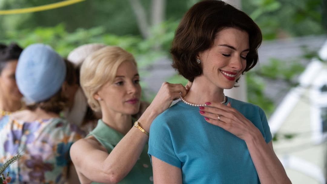 Mothers' Instinct backdrop 19