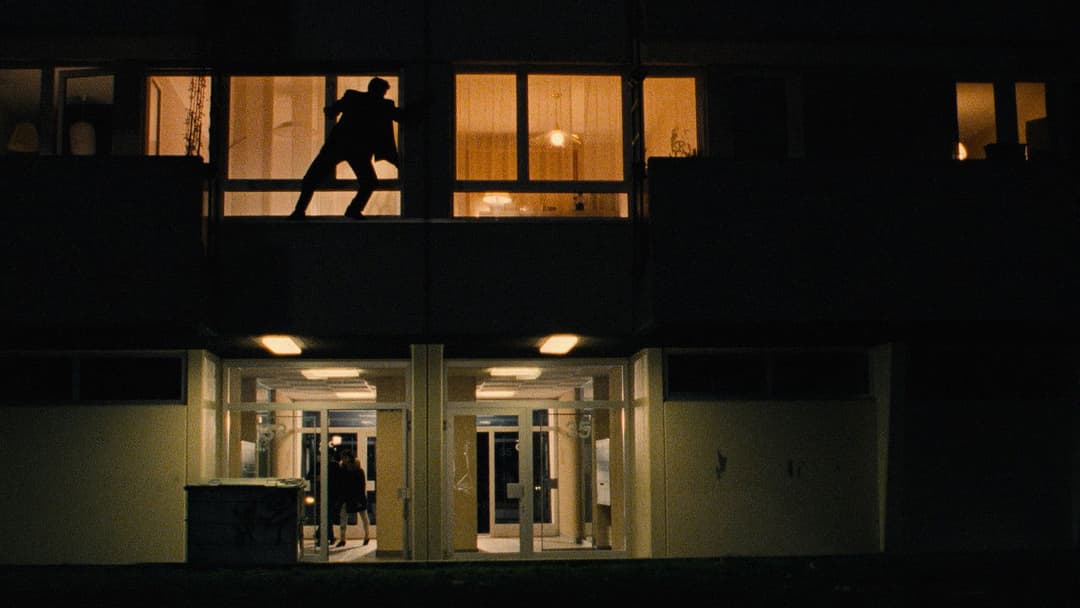 Three Colors: Red backdrop 18