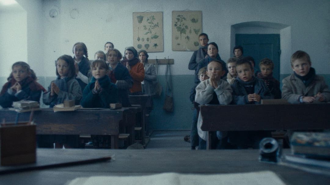 Vermiglio backdrop 9