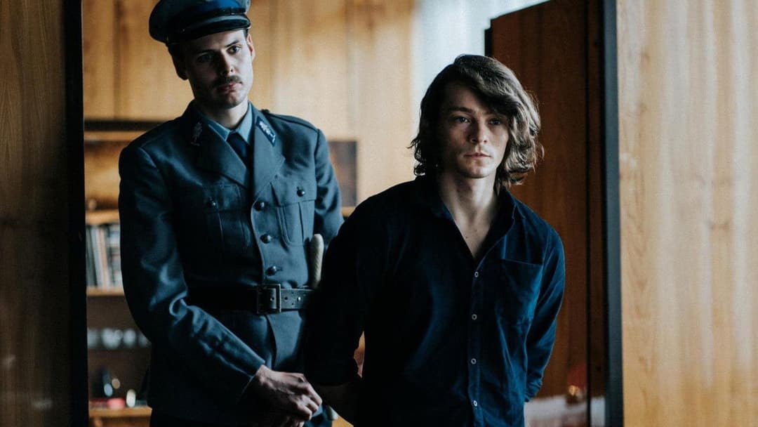 Leave No Traces backdrop 9