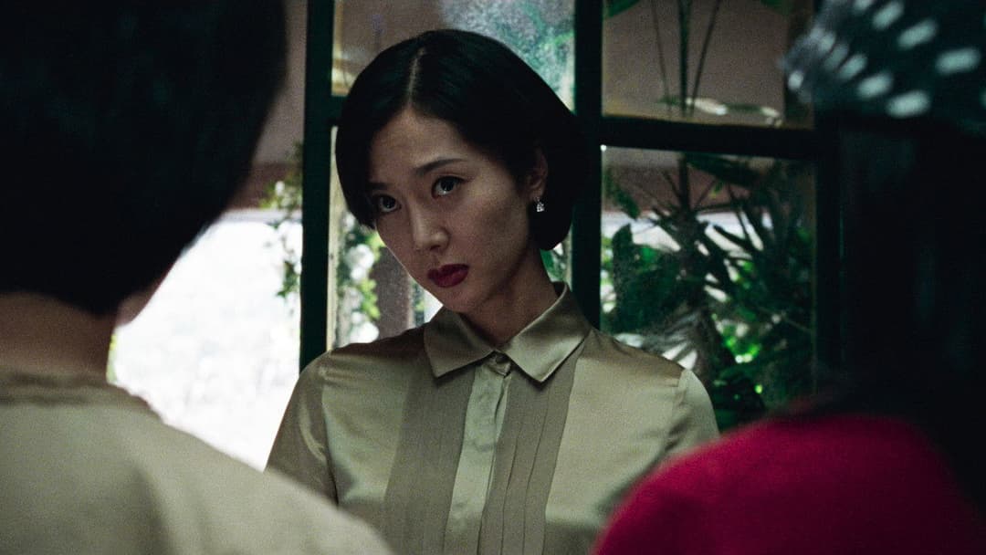 A Tale of Two Sisters backdrop 17