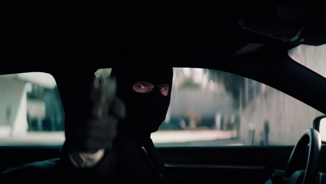 Crime 101 backdrop 16