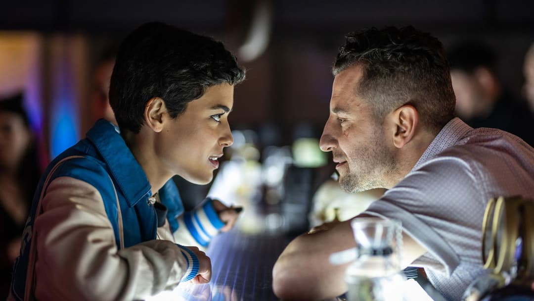 Кольори зла: Червоний backdrop 2