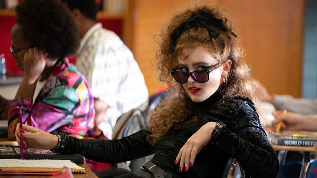 Ліза Франкенштейн backdrop 3