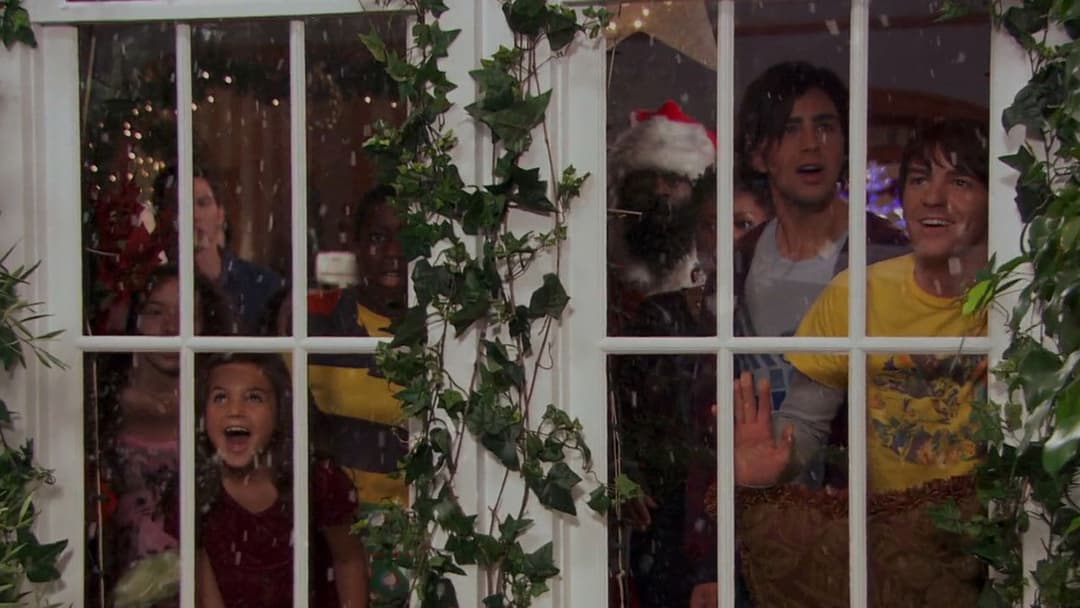 Merry Christmas, Drake & Josh backdrop 14