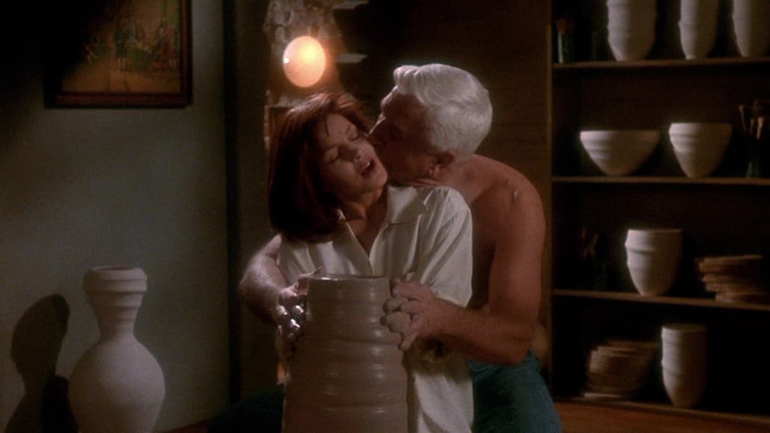 The Naked Gun 2½: The Smell of Fear backdrop 9