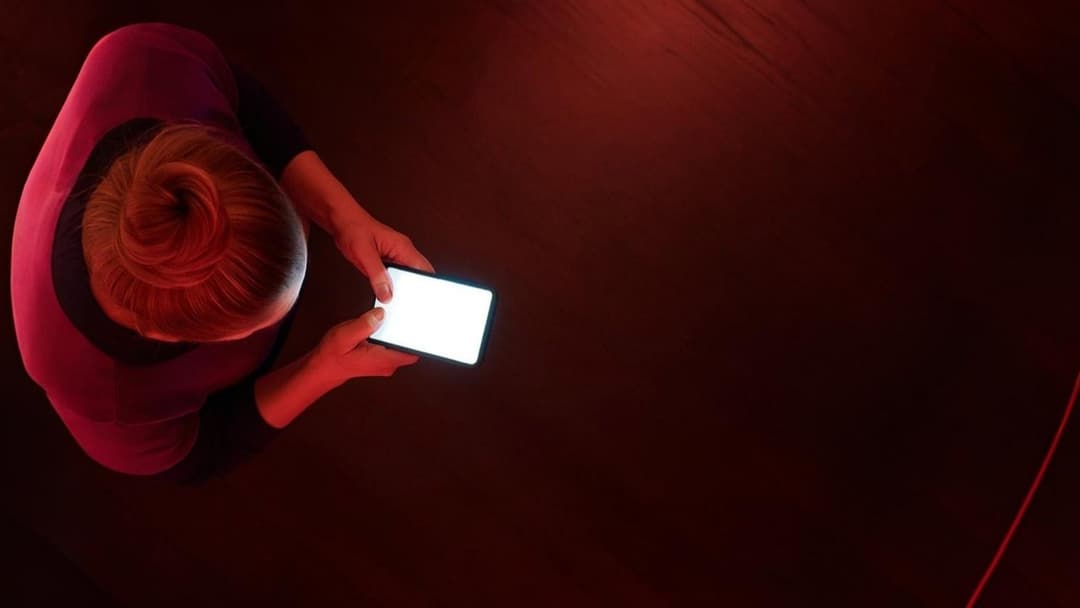 Drop - Tödliches Date backdrop 10