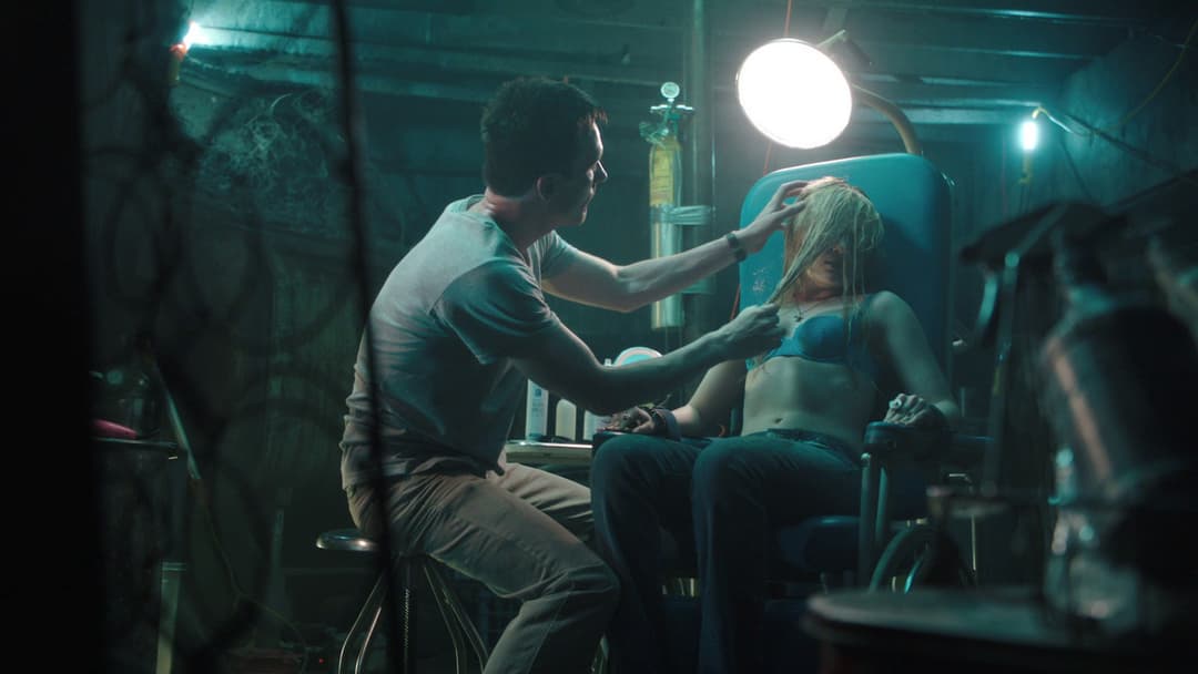 The Call - Leg nicht auf! backdrop 11