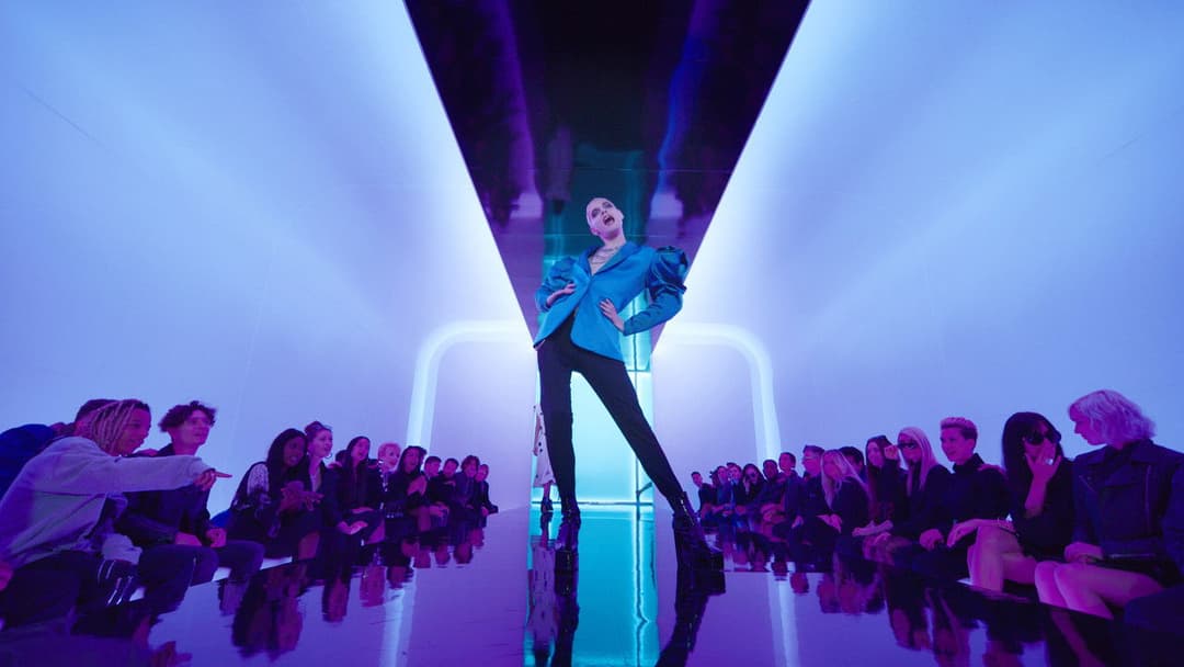 Усі говорять про Джеймі backdrop 2