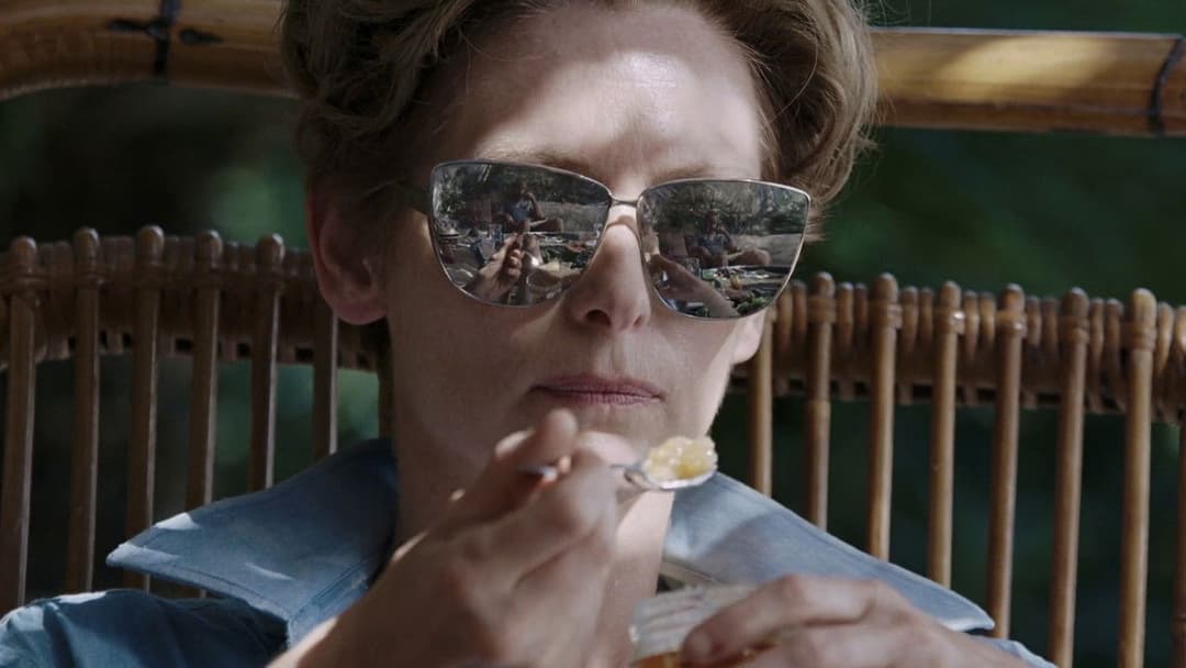 A Bigger Splash backdrop 7