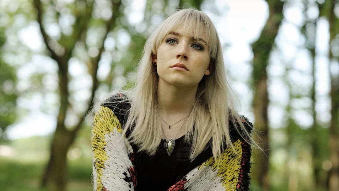 How I Live Now backdrop 3