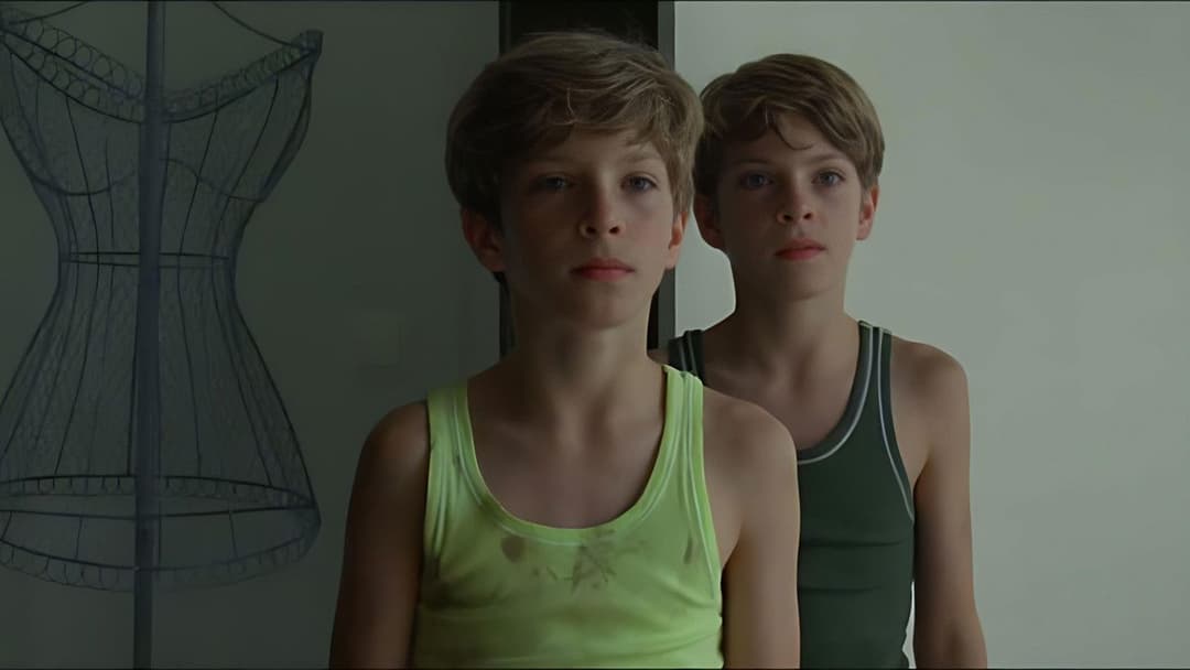 Ich seh, Ich seh backdrop 15