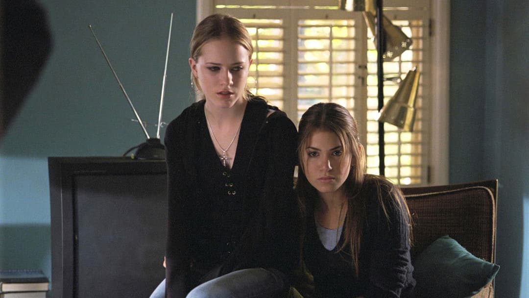 Thirteen backdrop 19