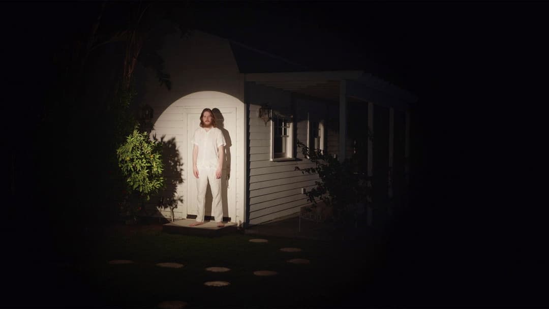 Bo Burnham: Inside backdrop 19