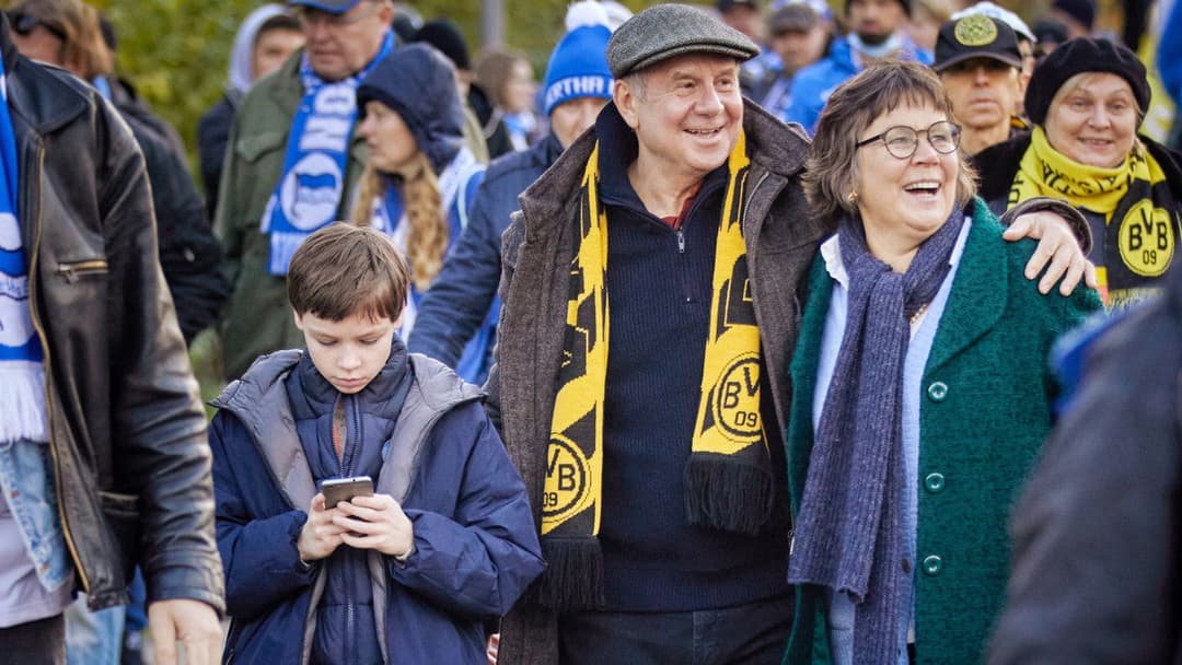 Weekend Rebels backdrop 6