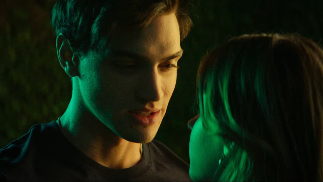 Culpa Mia - Meine Schuld backdrop 11