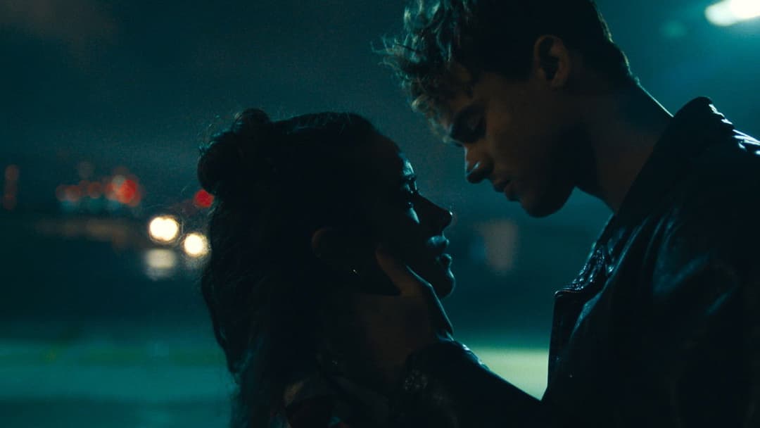 Culpa Mía - Meine Schuld: London backdrop 12