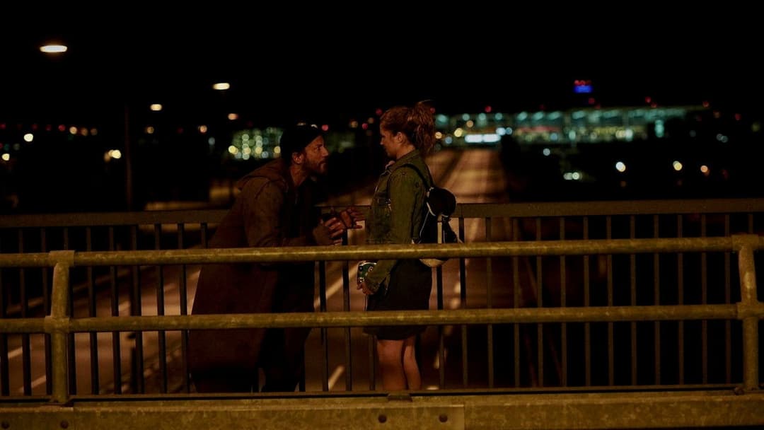 Freaks - Du bist eine von uns backdrop 7