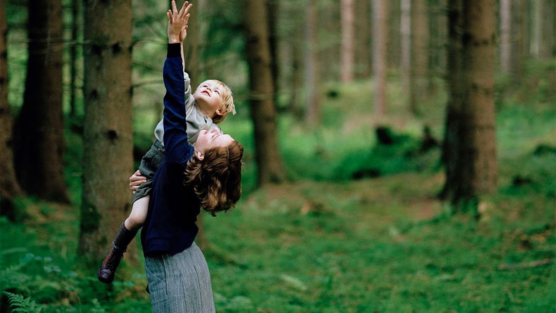 Becoming Astrid backdrop 13