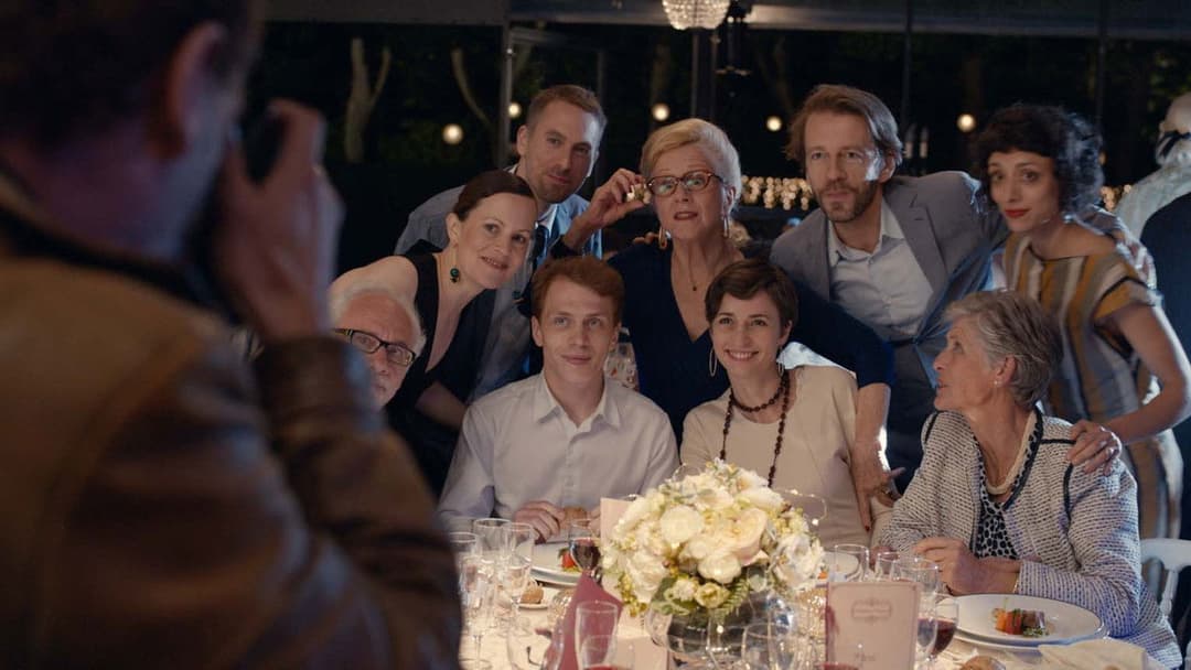 C'est la vie! backdrop 16