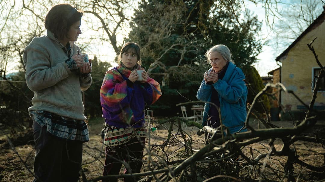 Gerta Schnirch backdrop 4