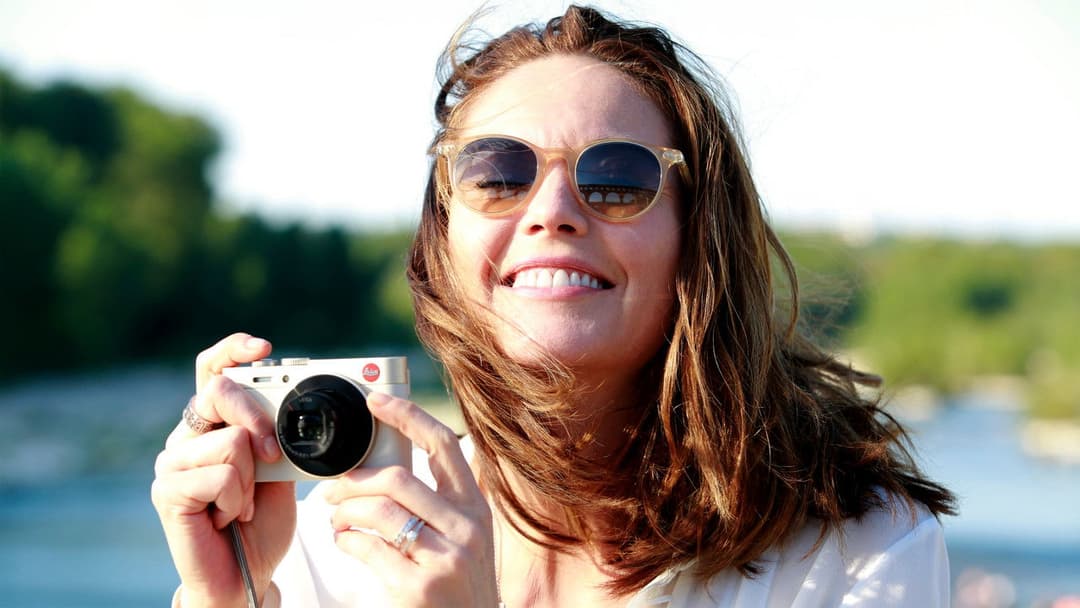 Paris Can Wait backdrop 8