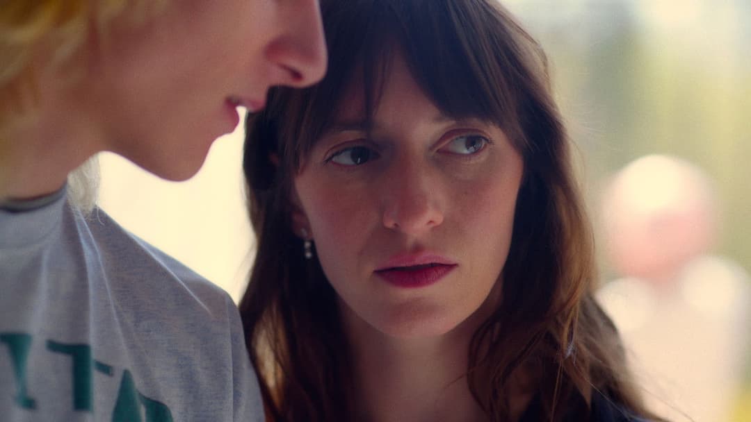 Tell Me What You Feel backdrop 2