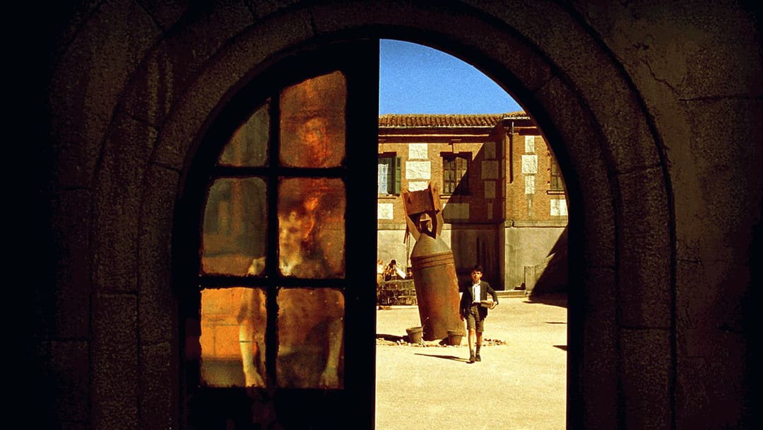 The Devil's Backbone backdrop 9