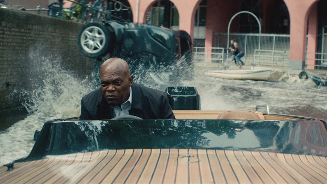 Killer's Bodyguard backdrop 15