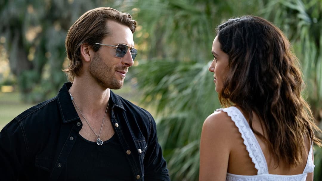 A Killer Romance backdrop 5