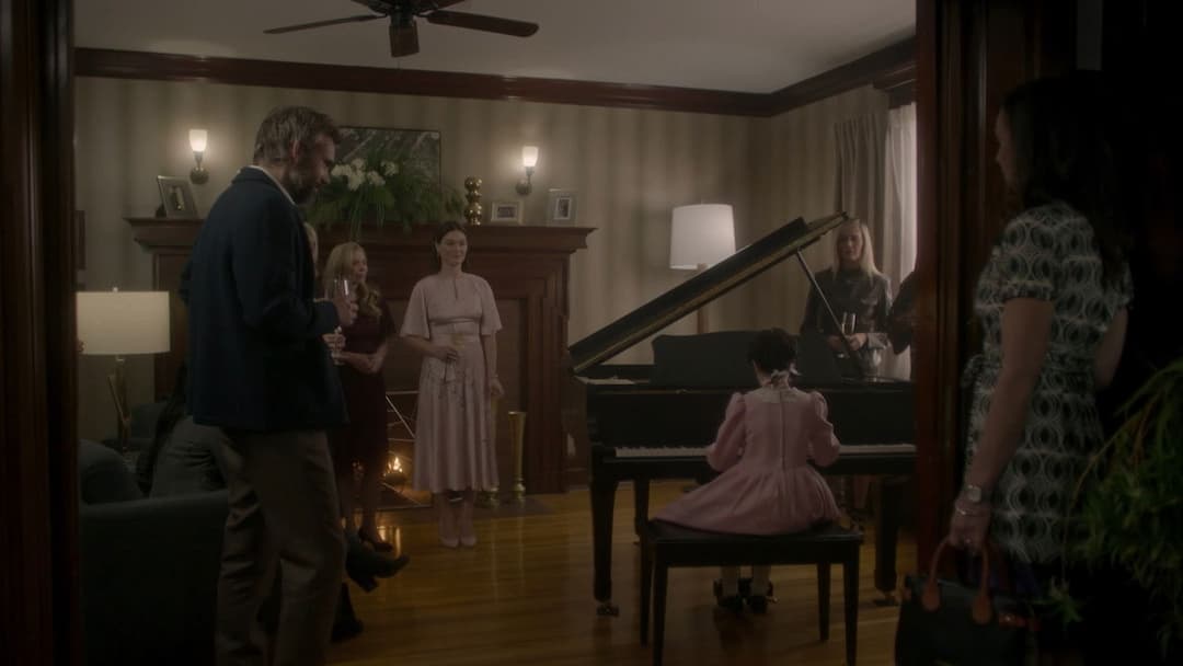 Orphan: First Kill backdrop 15