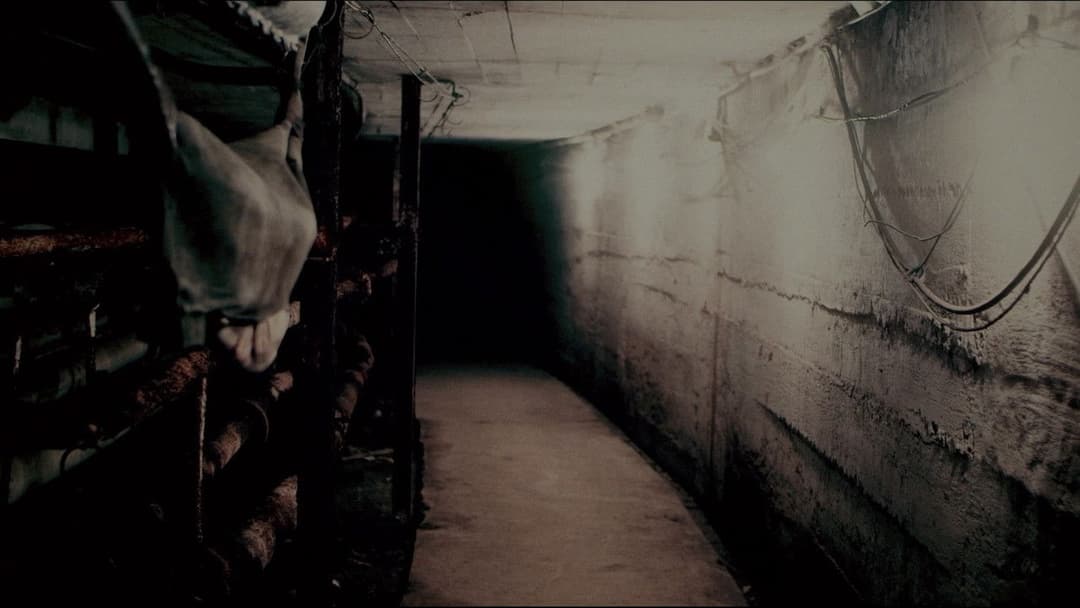 Той, що жахає backdrop 11