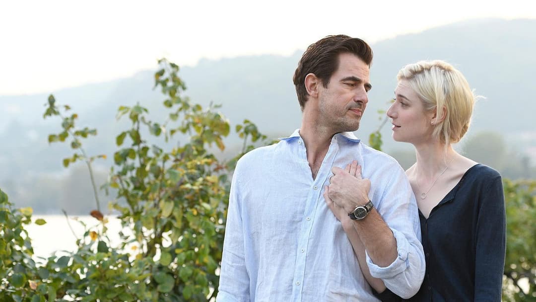 The Burnt Orange Heresy backdrop 7