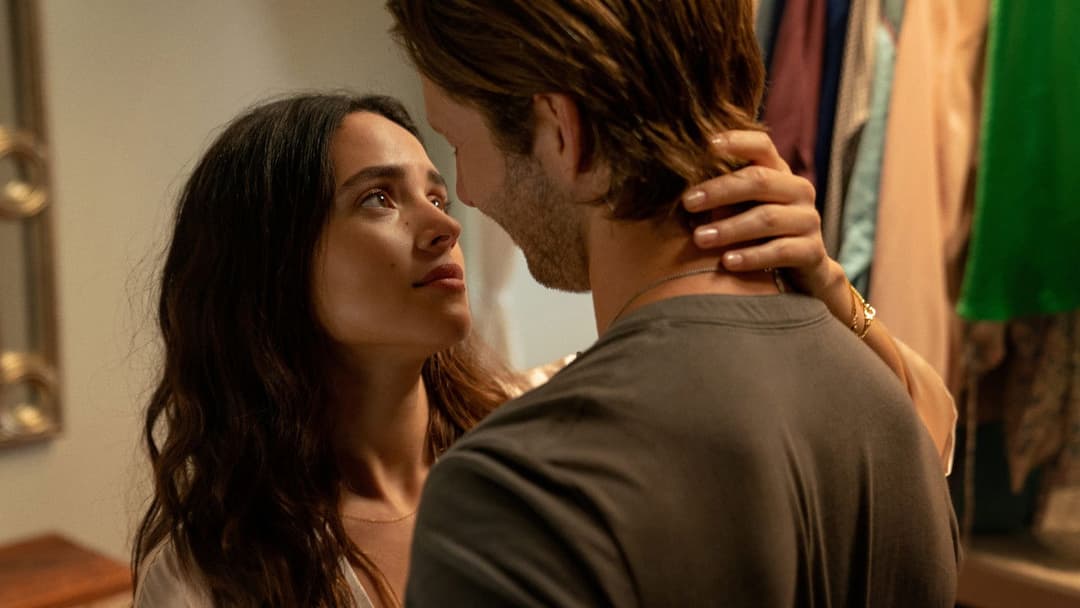 A Killer Romance backdrop 16