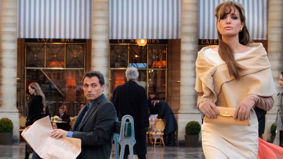 The Tourist backdrop 11