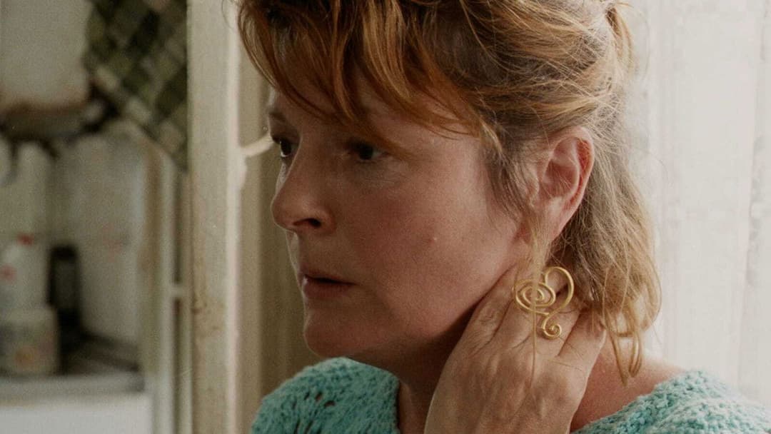 Таємниці та брехня backdrop 8