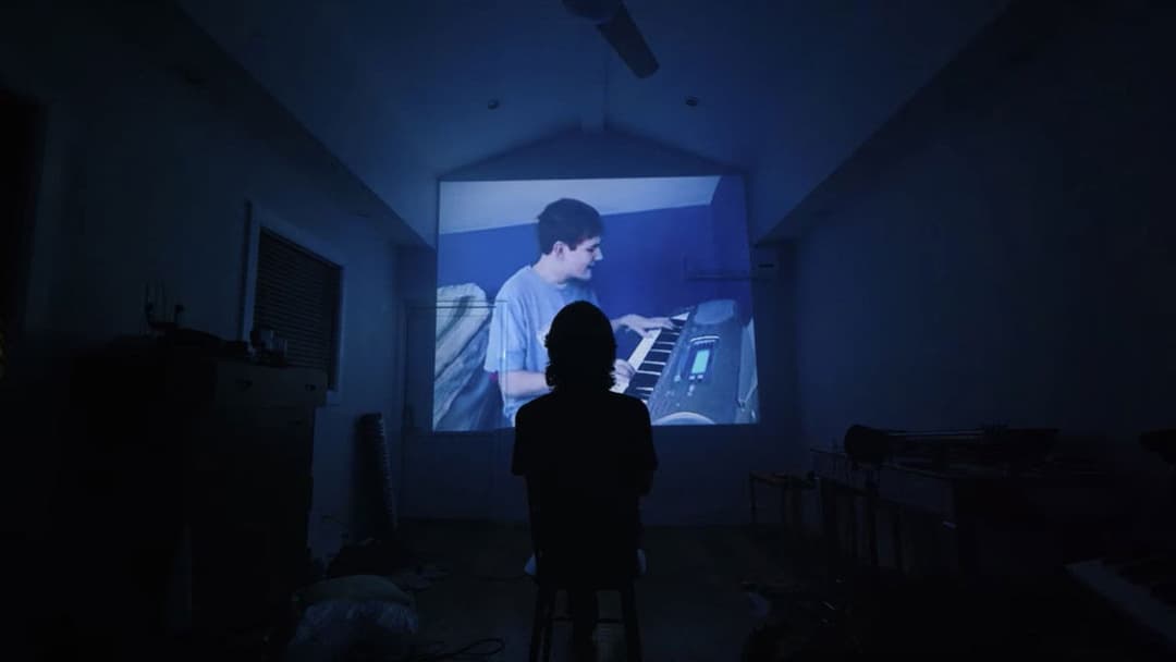 Bo Burnham: Inside backdrop 12