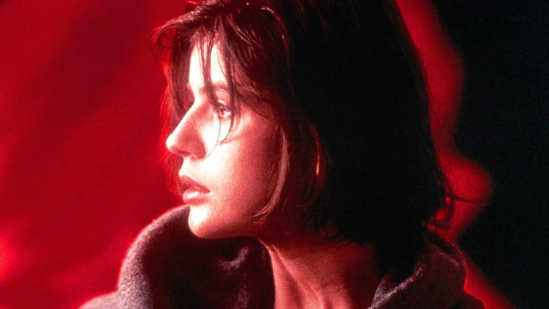 Three Colors: Red backdrop 19